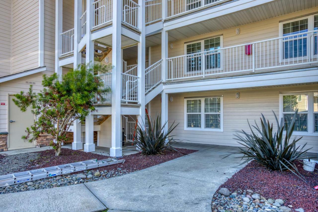 Beach Views Apartment Westport Exterior photo