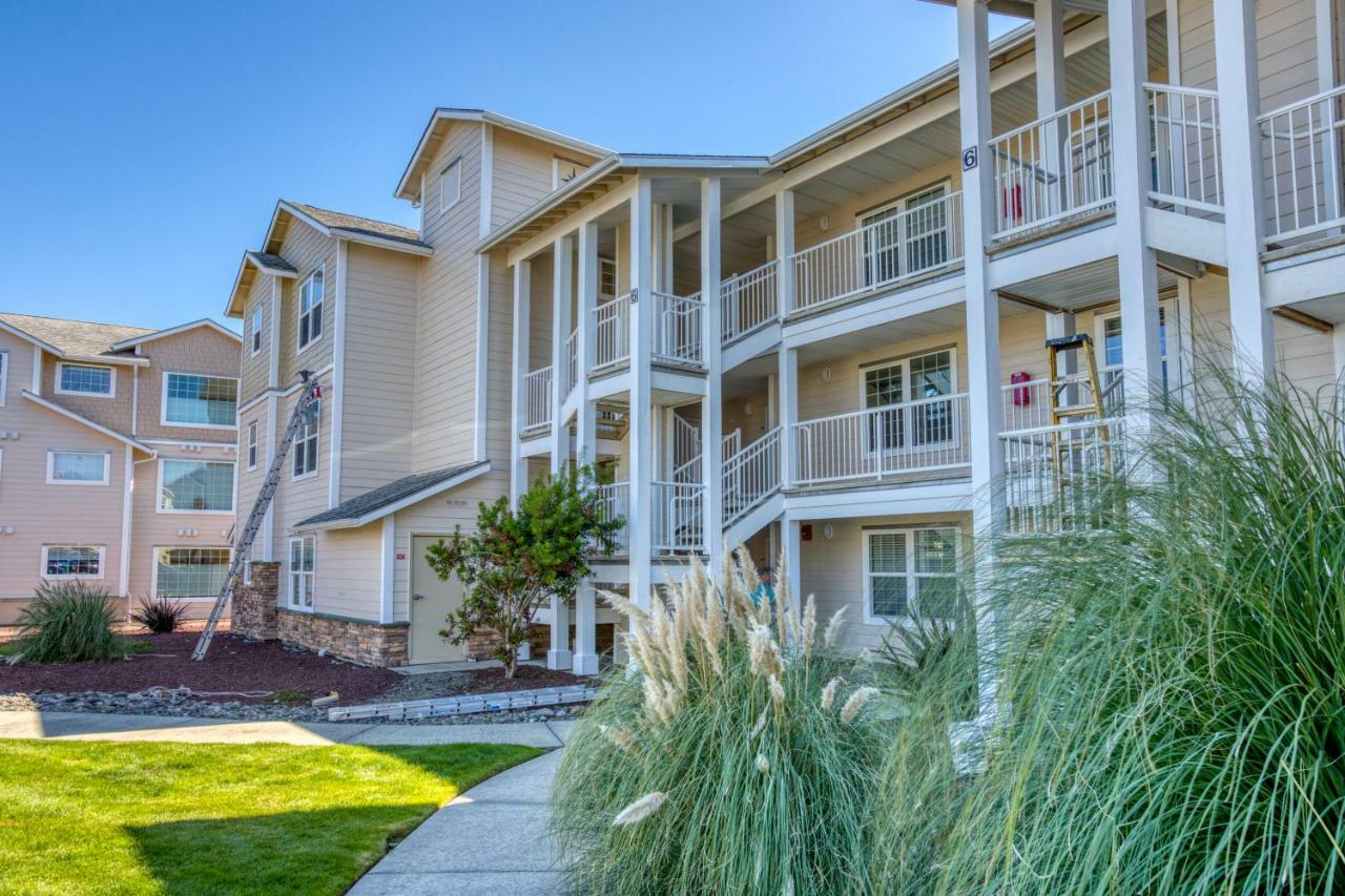 Beach Views Apartment Westport Exterior photo